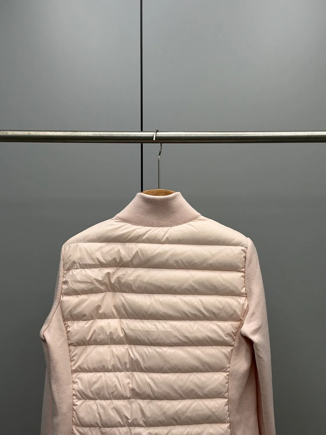 Куртки И Пуховики Женские Moncler 19070743