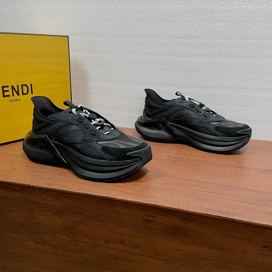 Кроссовки Женские Fendi 17542535