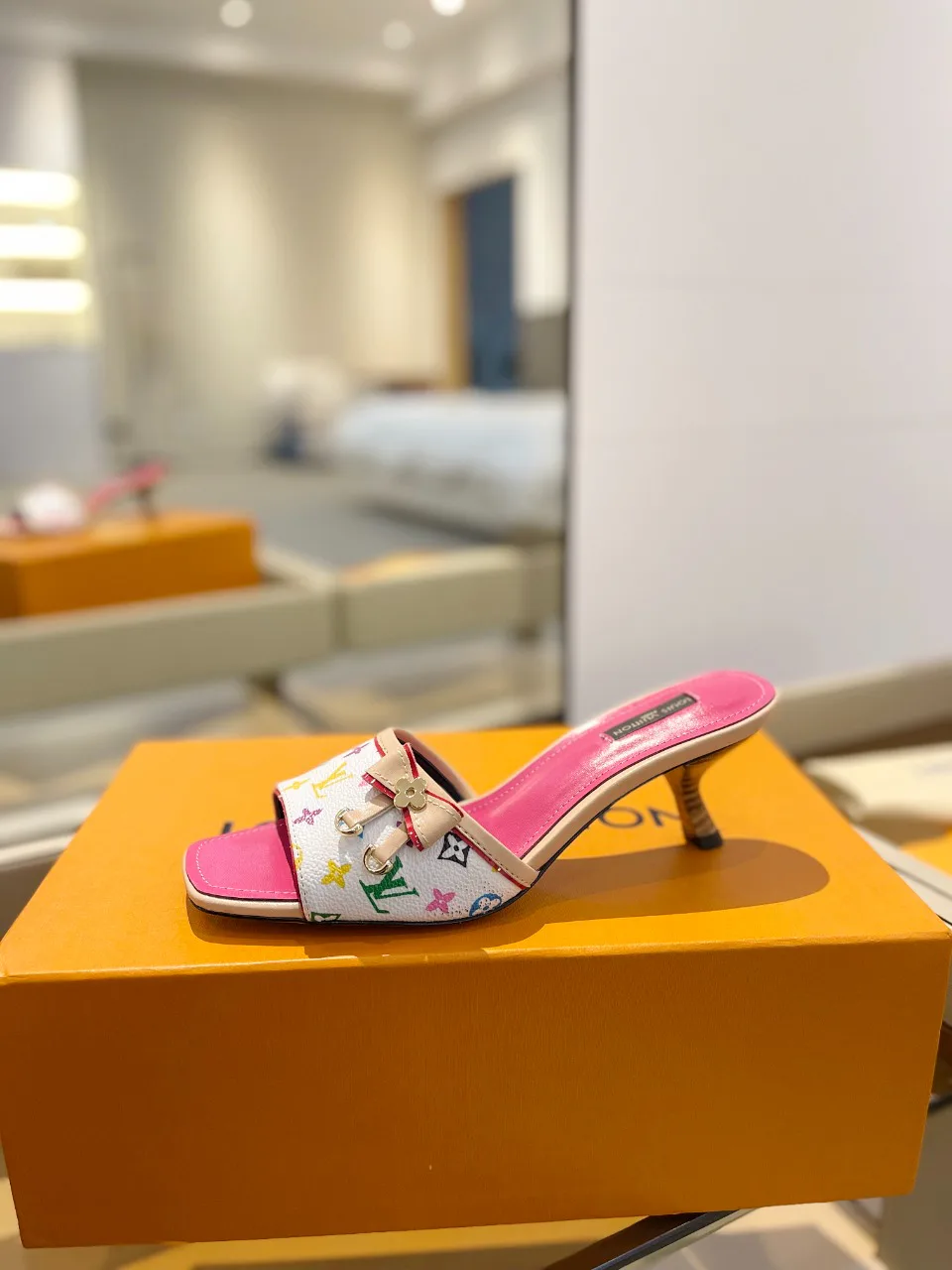 Босоножки Женские Louis Vuitton 15270