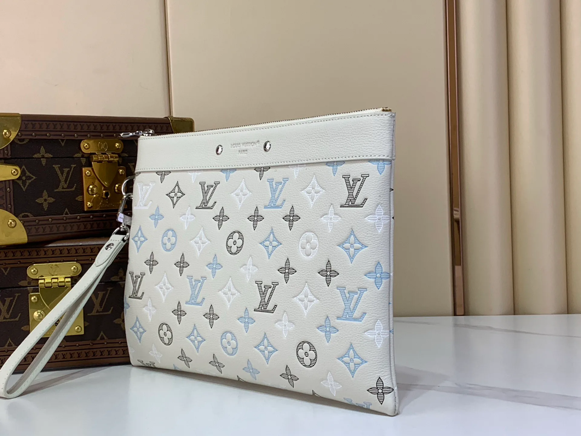 Клатчи Женские Louis Vuitton 14458793