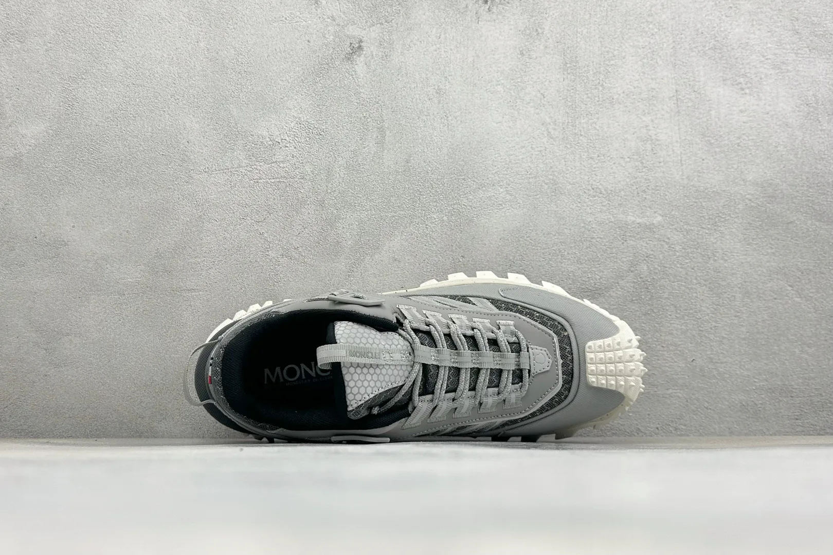 Кроссовки Женские Moncler 18181994
