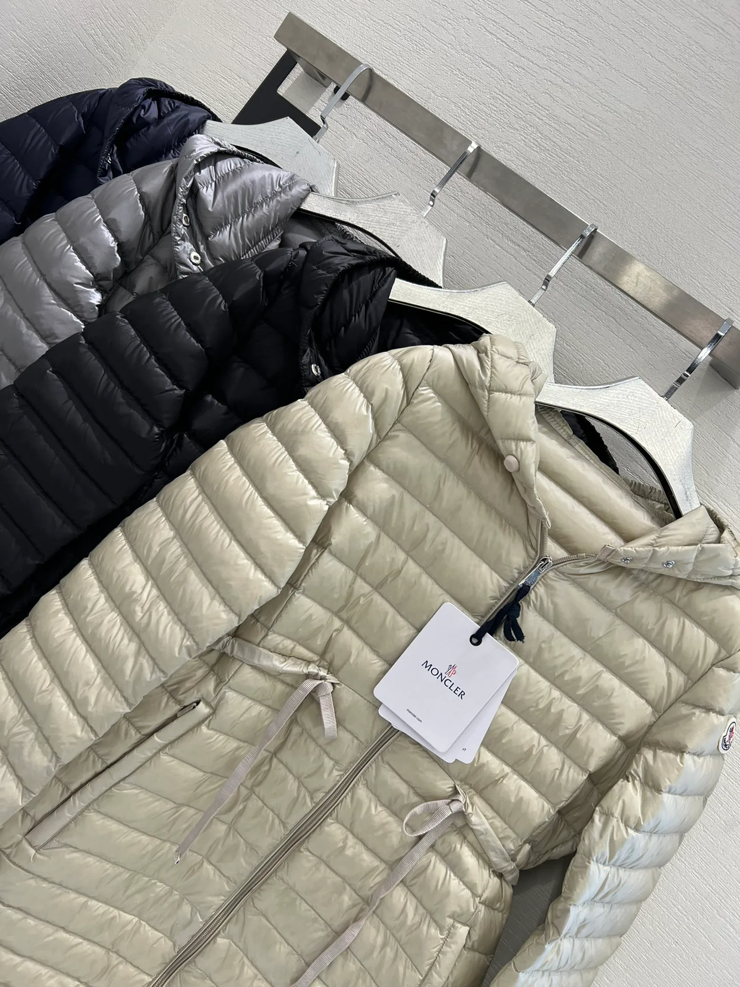 Куртки И Пуховики Женские Moncler 18111671