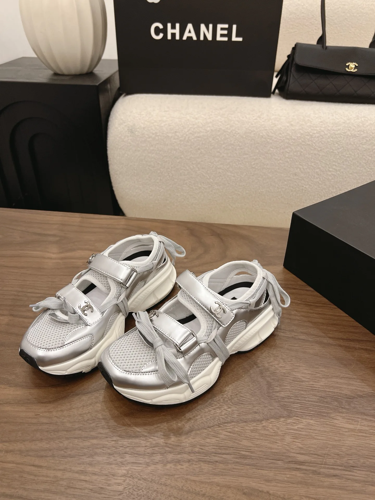 Кроссовки Женские Chanel 16915785
