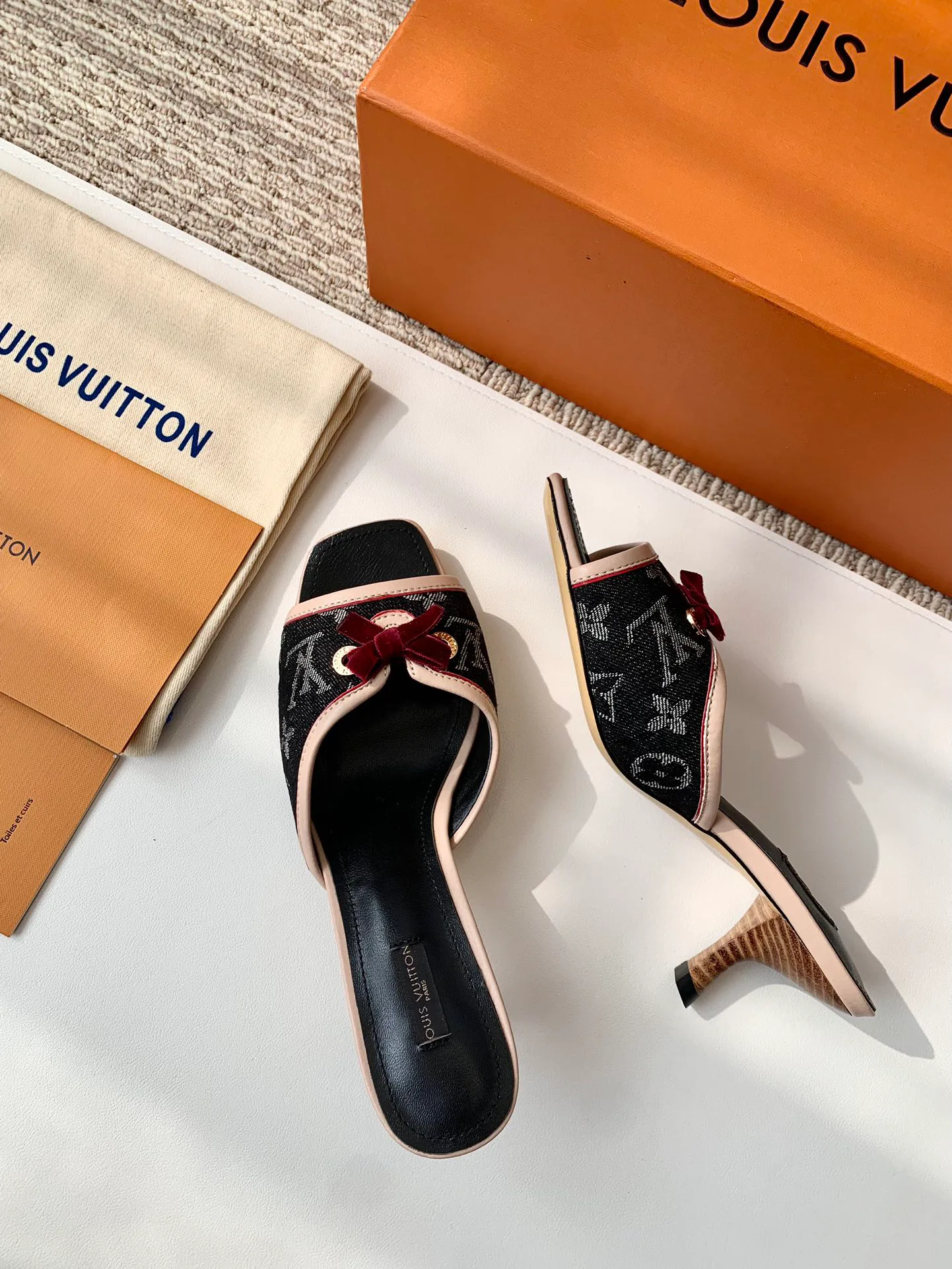 Туфли Женские Louis Vuitton 11263781