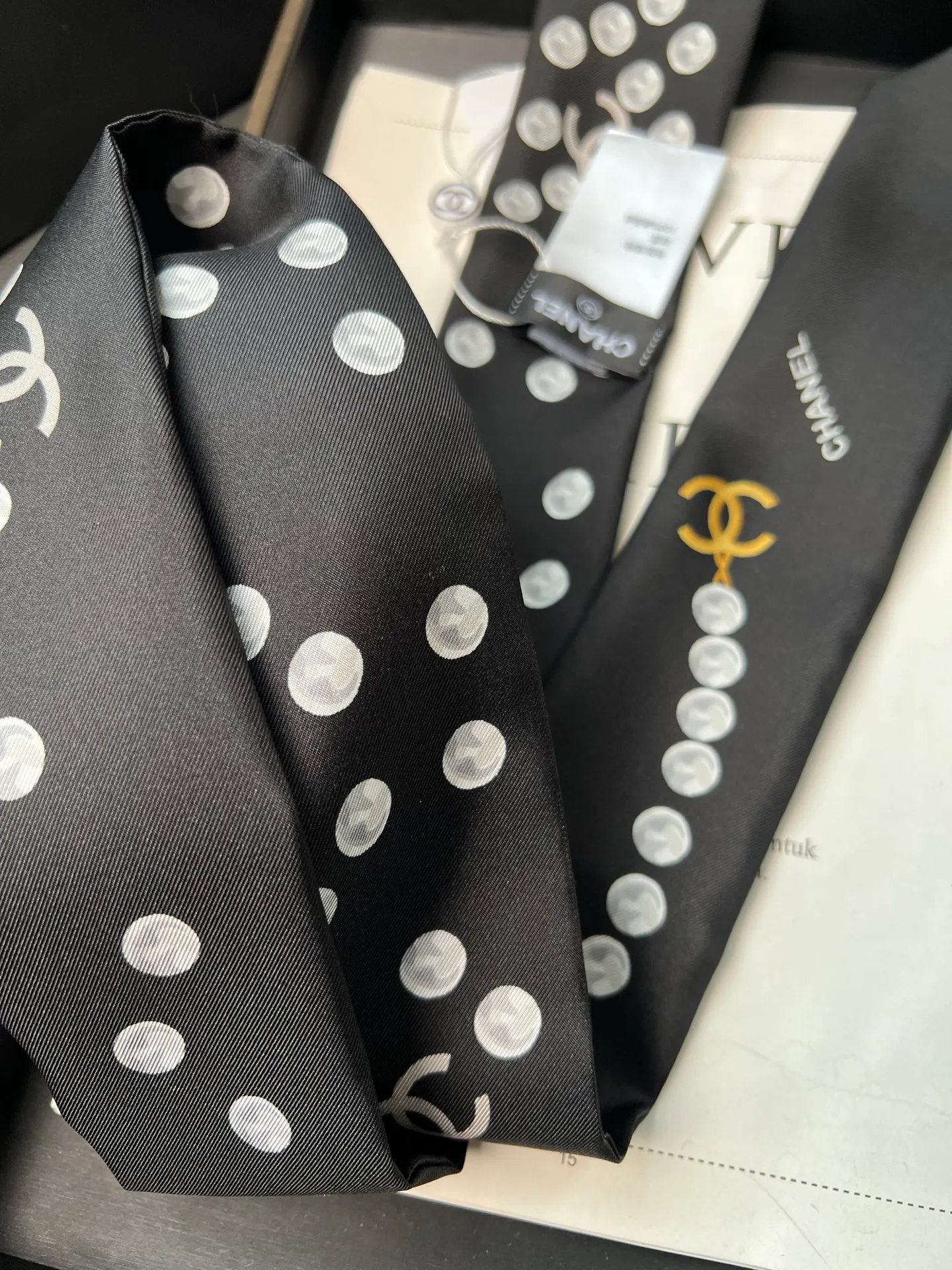 Платки Chanel 18675580