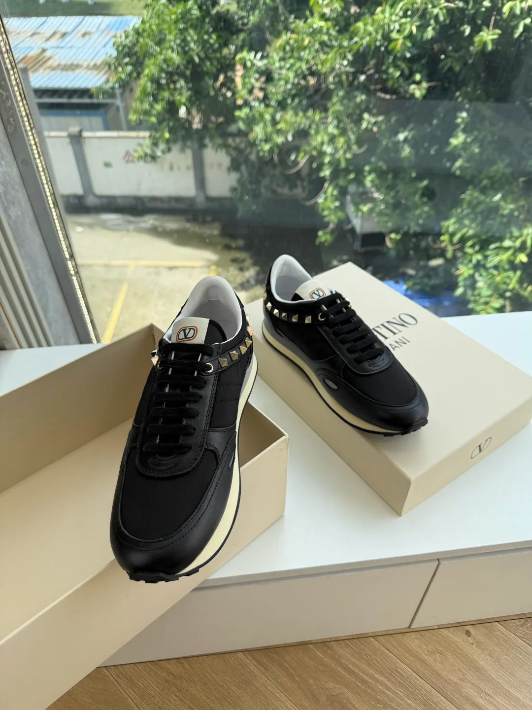 Кроссовки Женские Valentino 18053445