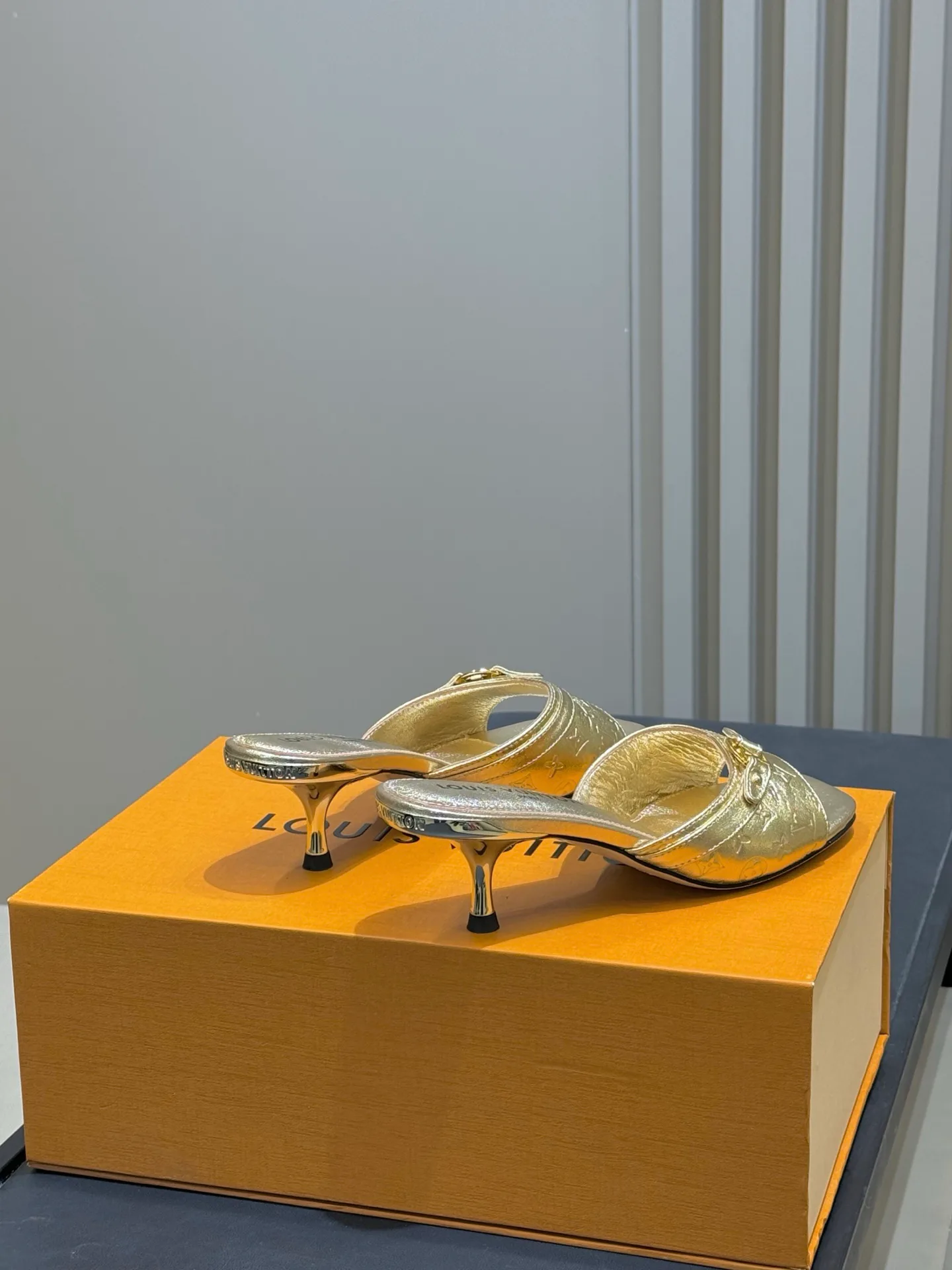 Босоножки Женские Louis Vuitton 1291457