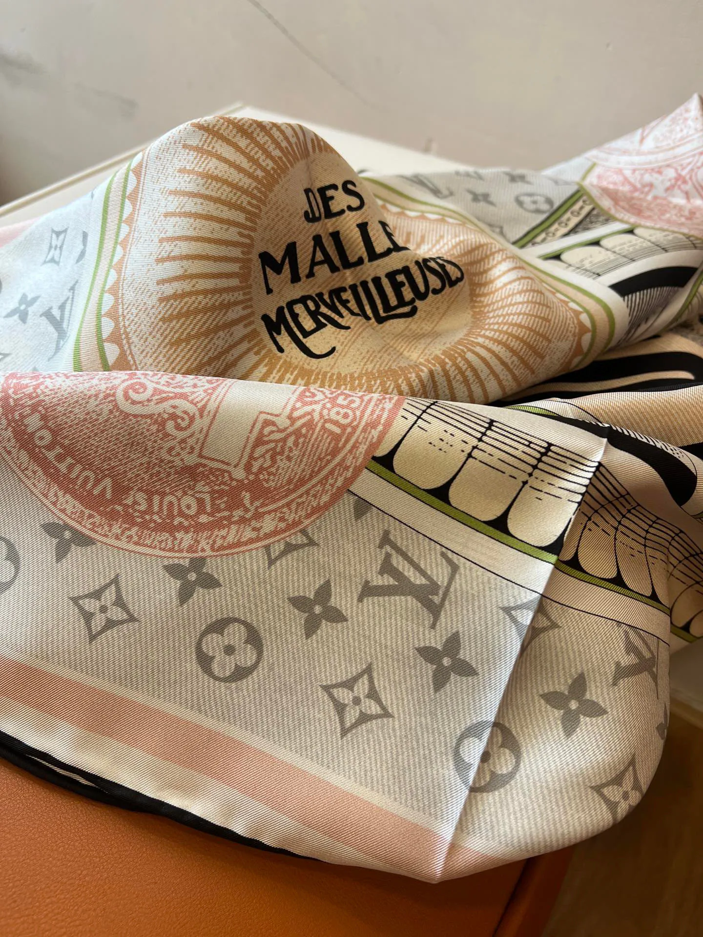 Шарфы Louis Vuitton 7212
