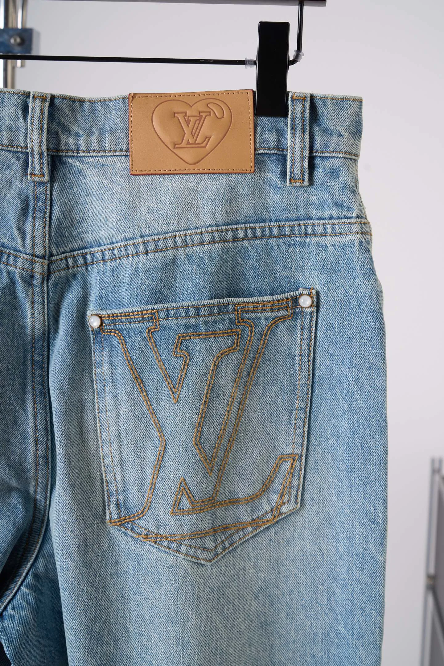 Джинсы Мужские Louis Vuitton 18179048