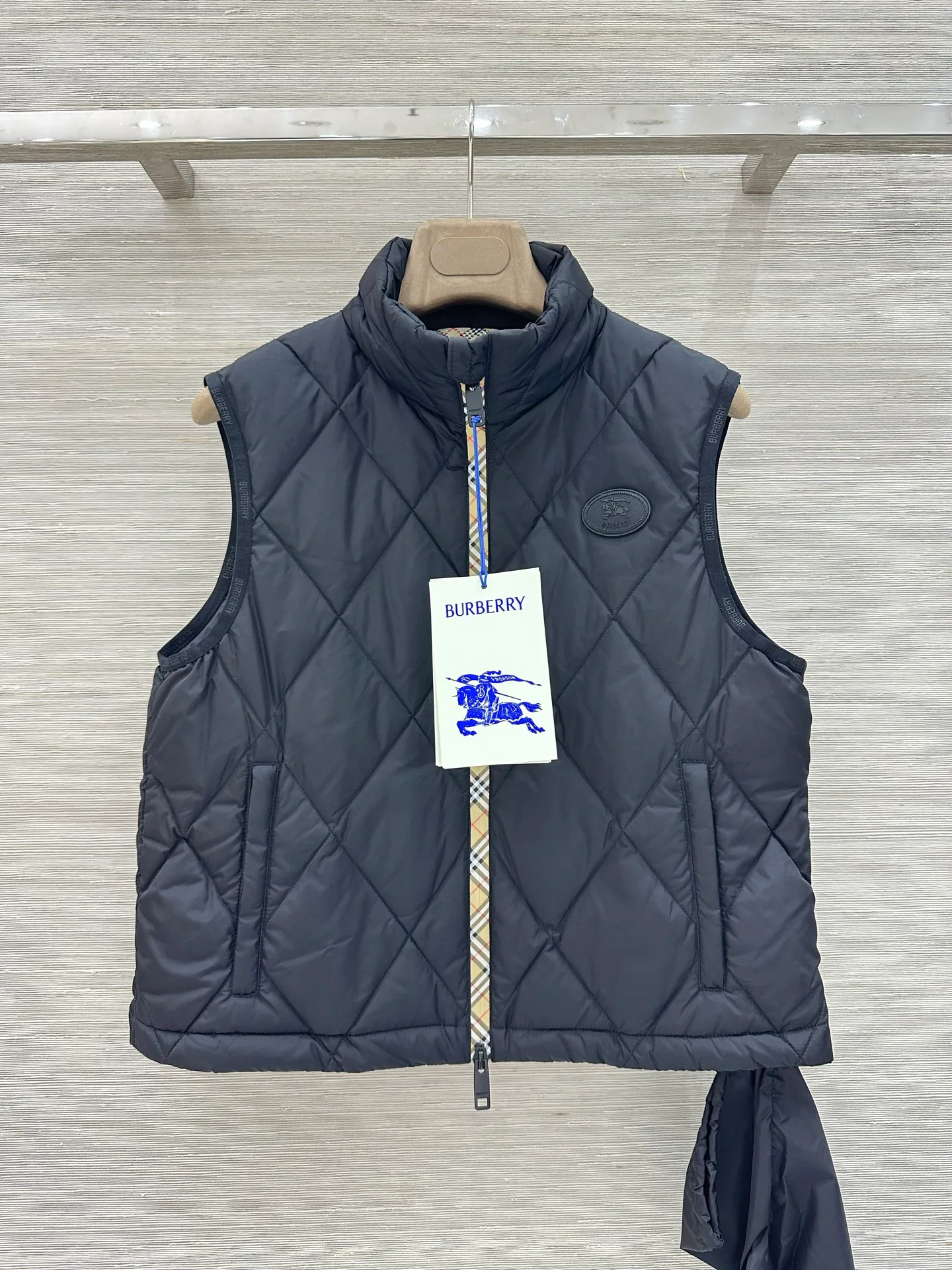 Жилеты Женские Burberry 18774622