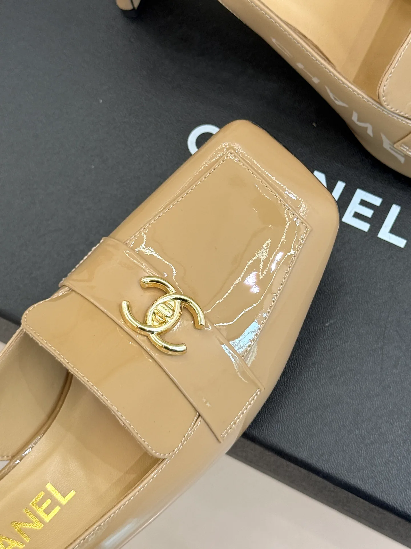 Босоножки Женские Chanel 17699631