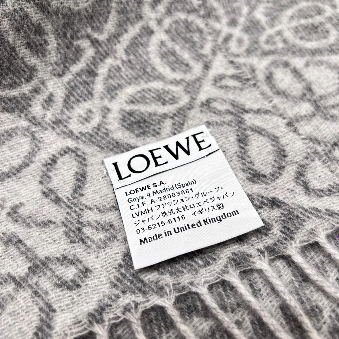 Шарфы Loewe 17991970