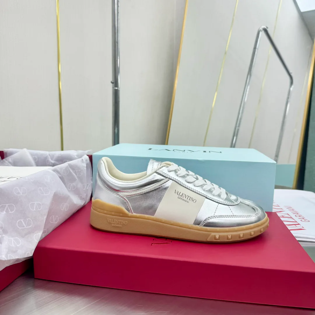 Кроссовки Женские Valentino 17955028