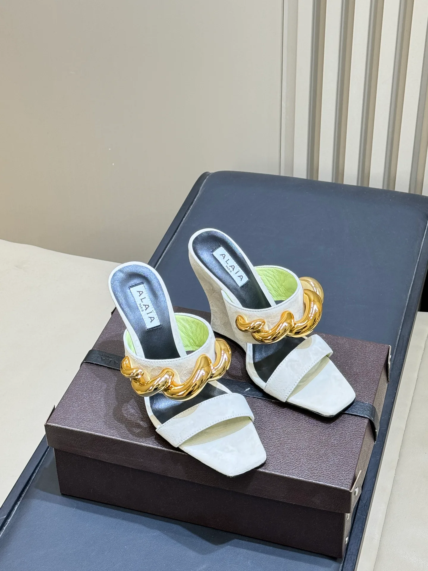 Босоножки Женские Alaia 10236219