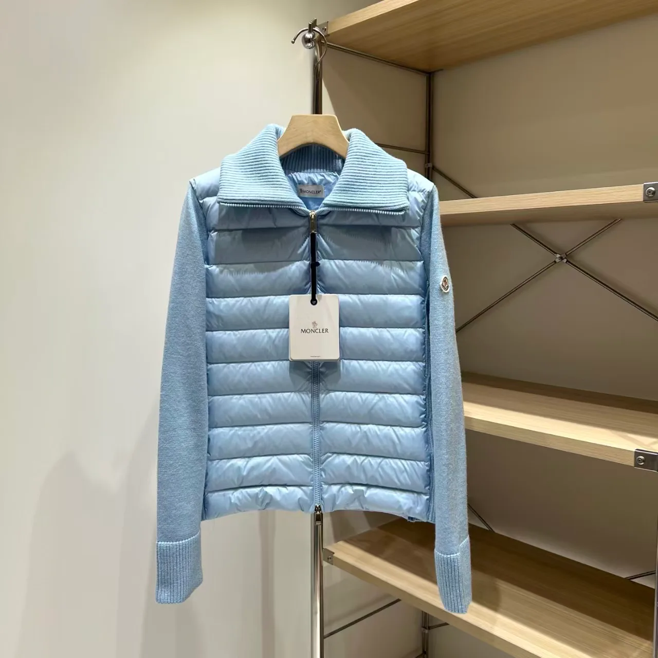 Куртки И Пуховики Женские Moncler 18131417