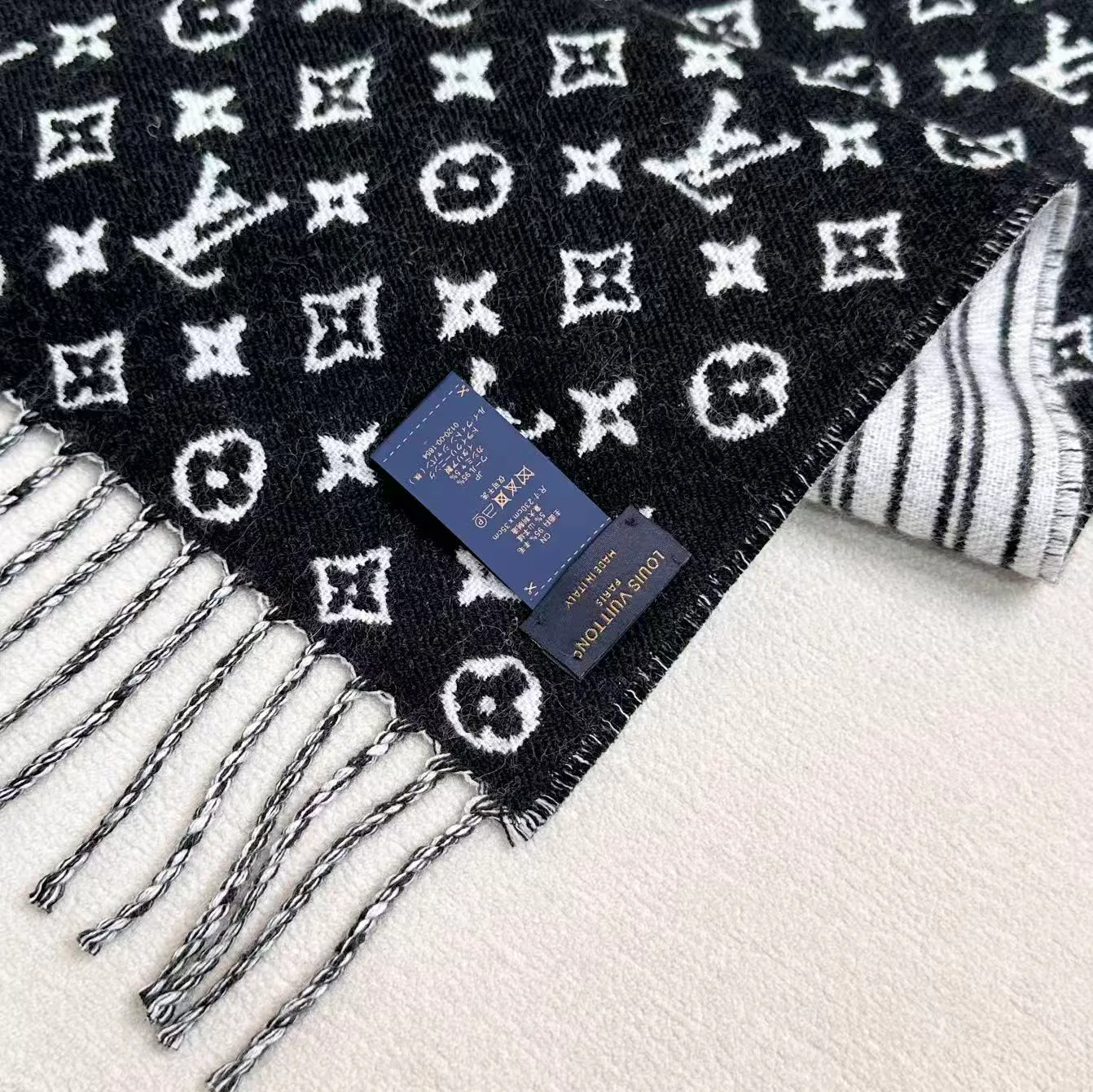 Шарфы Louis Vuitton 1152006