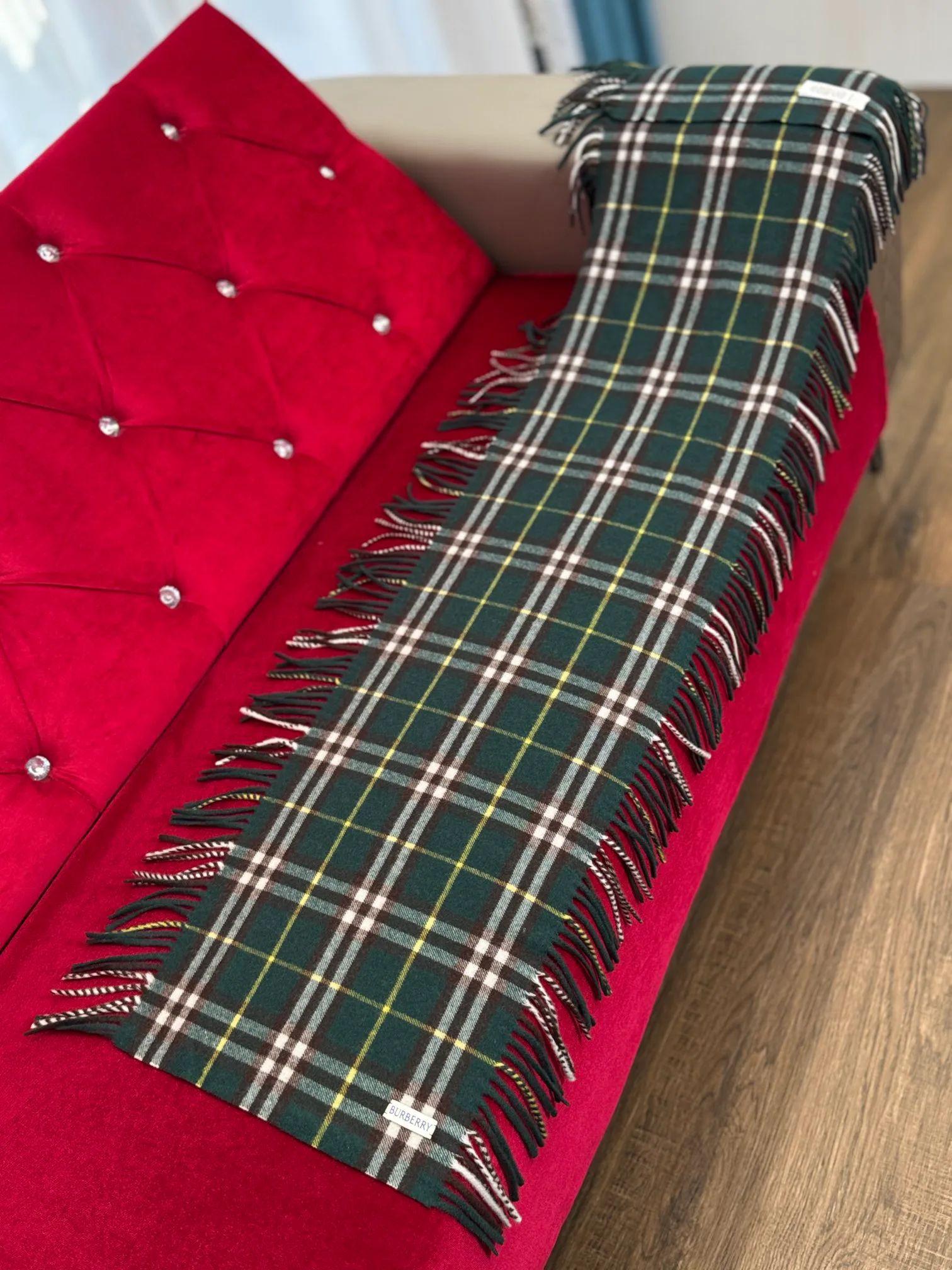 Шарфы Burberry 18287475