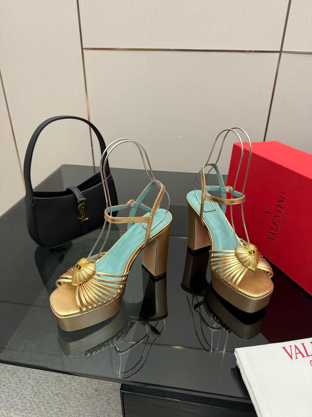 Босоножки Женские Valentino 5052049