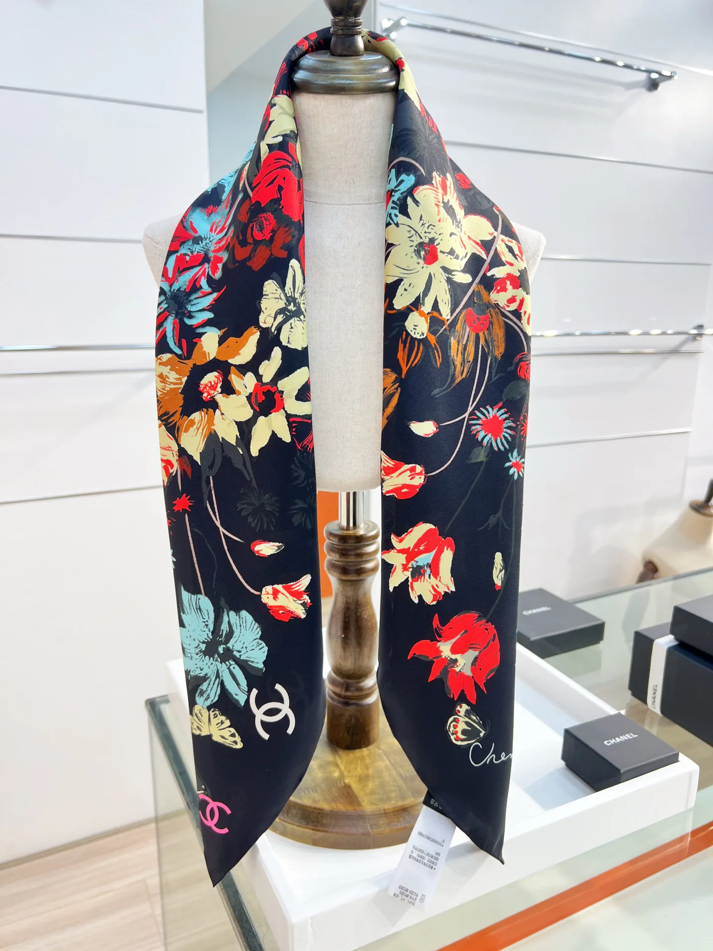 Платки Chanel 17991213