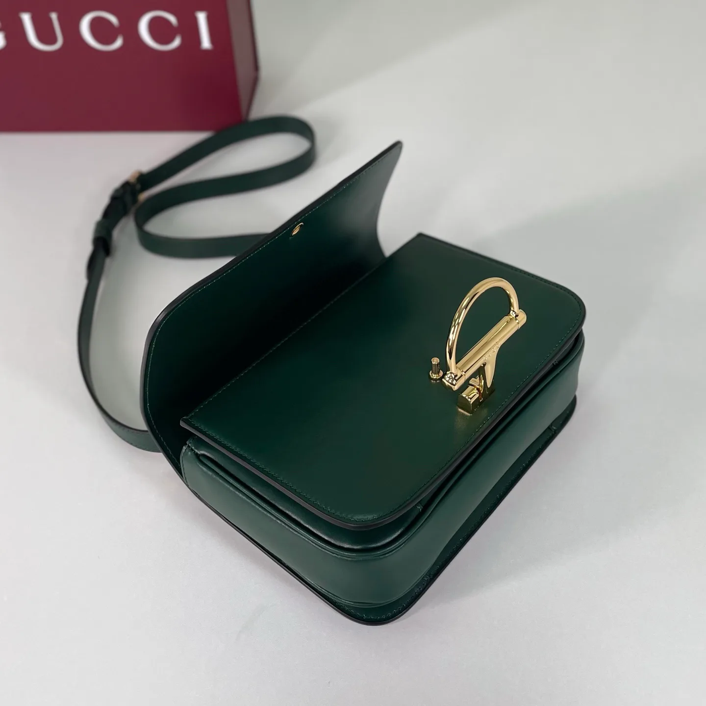 Классические Сумки Женские Gucci 12795291