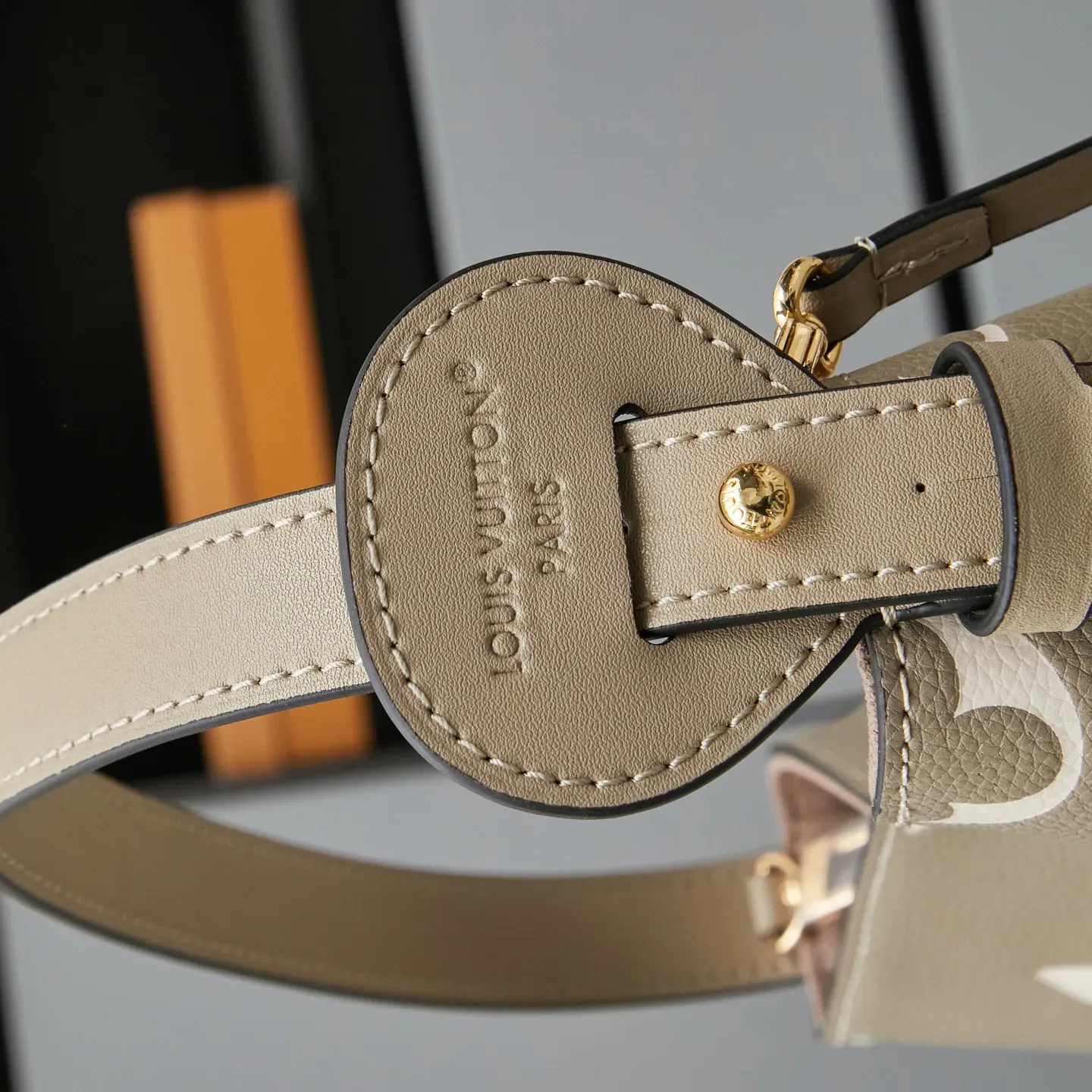 Сумки На Ремне Женские Louis Vuitton 25402