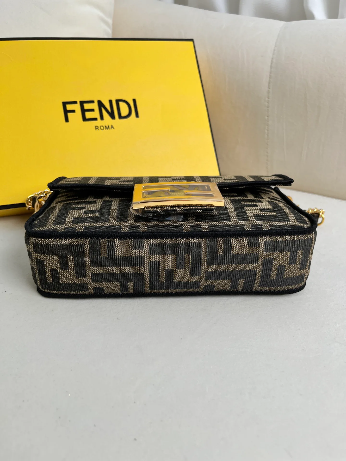 Сумки На Ремне Женские Fendi 1253896