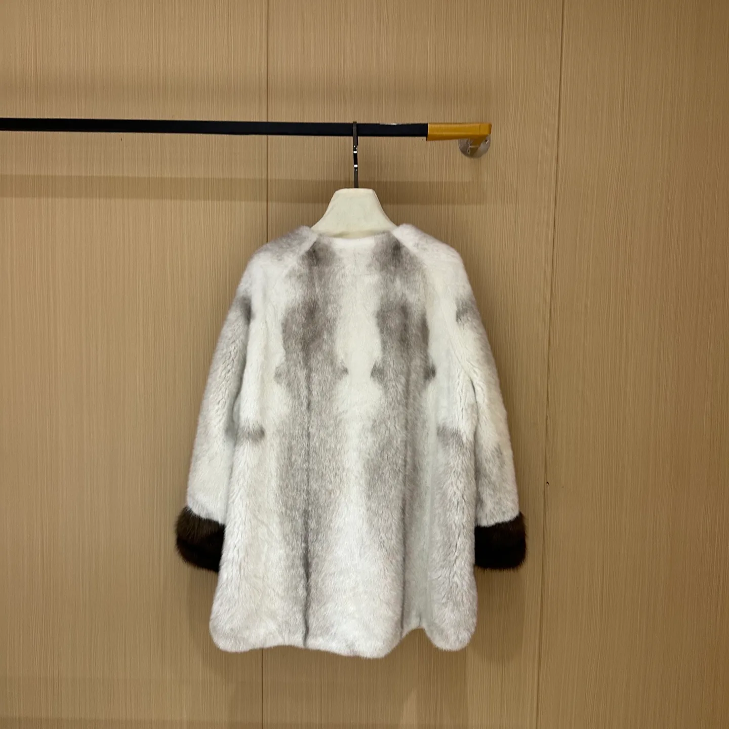 Шубы Женские Fendi 990672