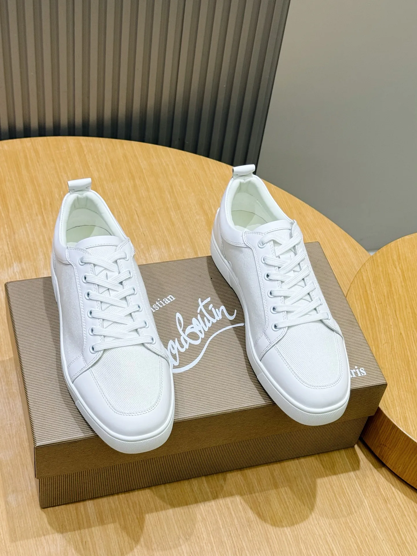 Кроссовки Мужские Christian Louboutin 19000091