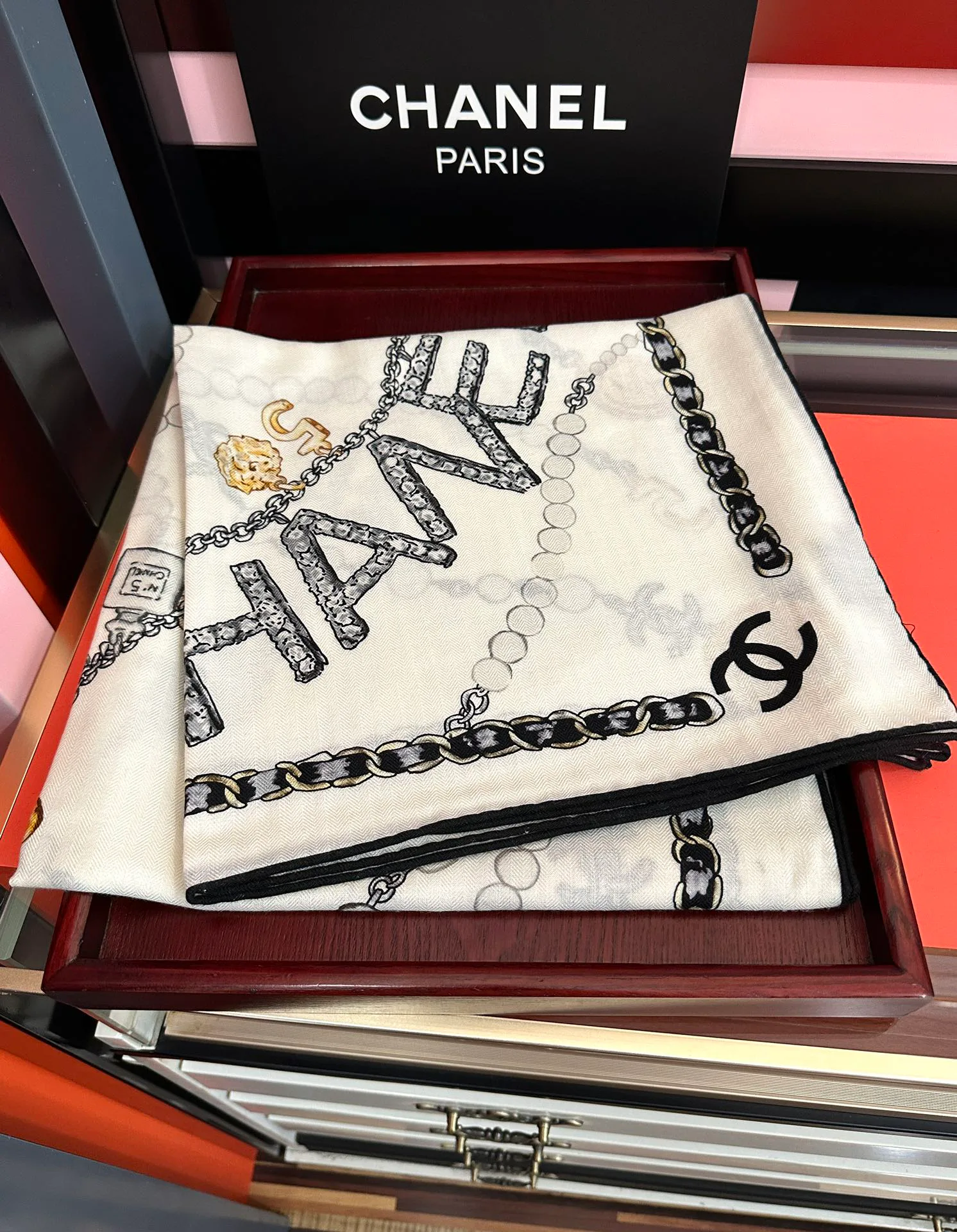 Платки Chanel 4738539