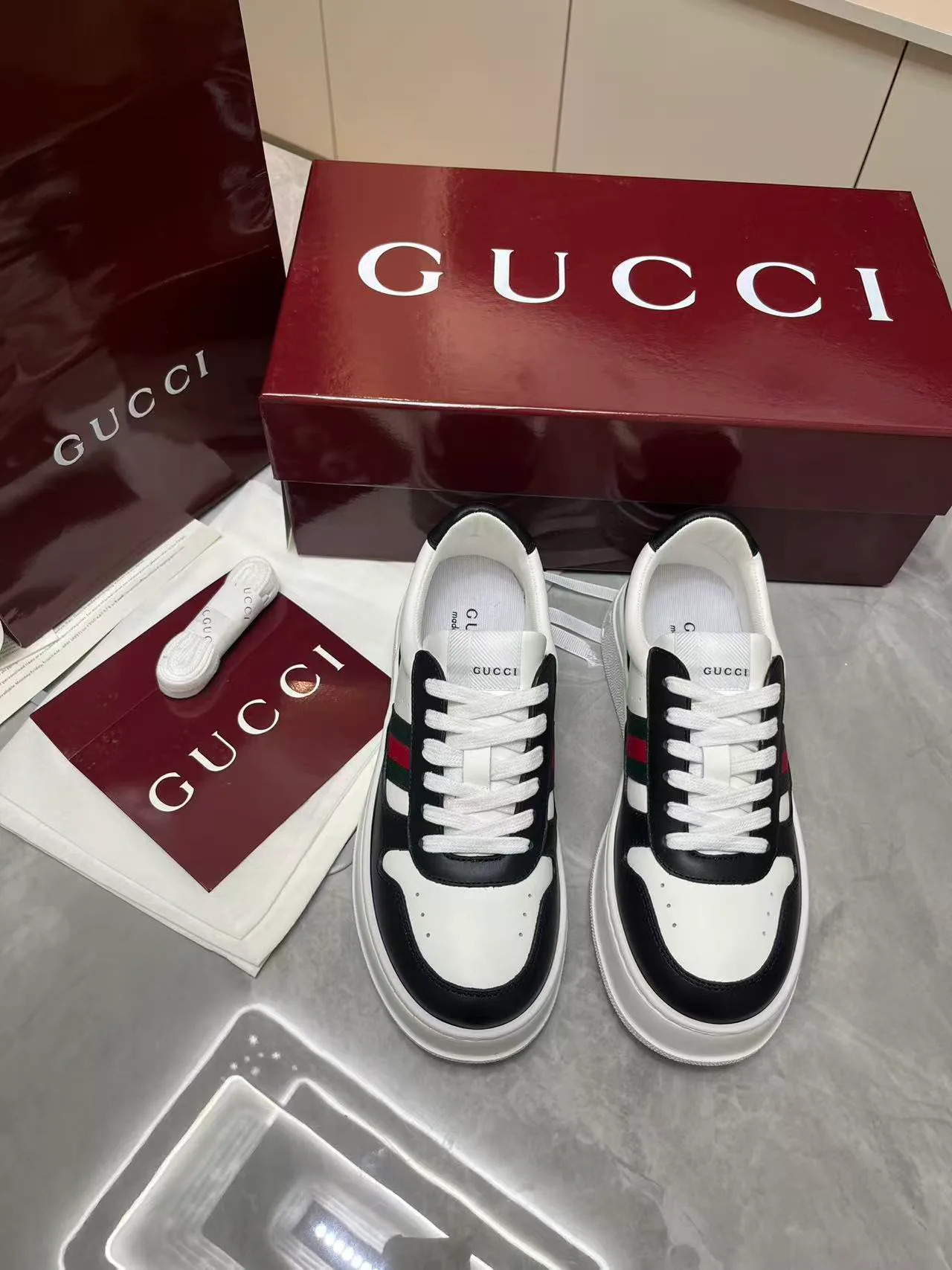 Кроссовки Женские Gucci 17620413