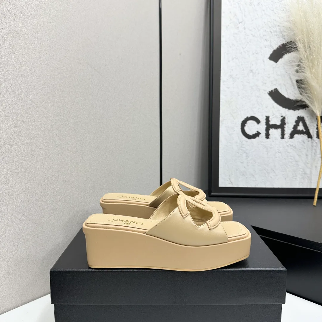 Босоножки Женские Chanel 18083861