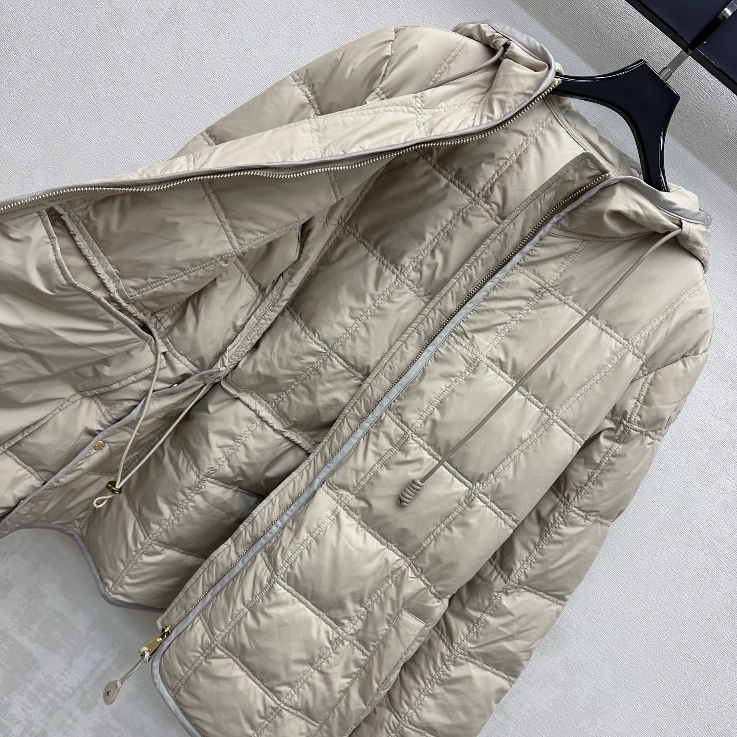 Куртки И Пуховики Женские Moncler 18555768