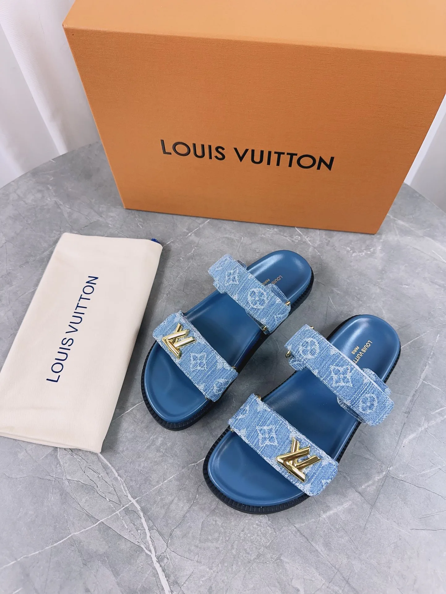 Сандалии Женские Louis Vuitton 12156574