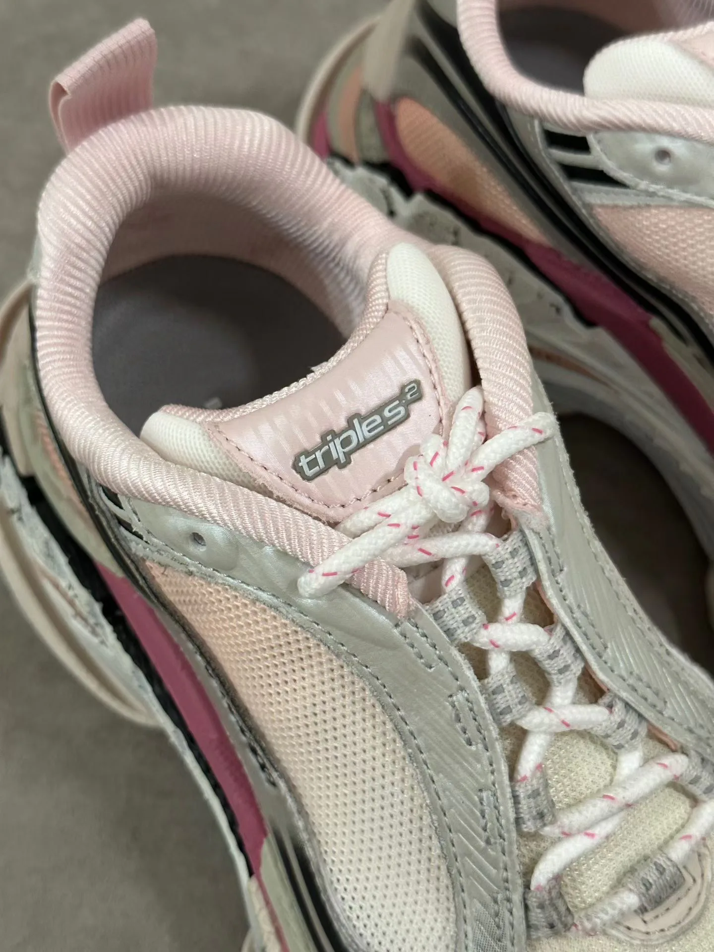 Кроссовки Женские Balenciaga 18744010