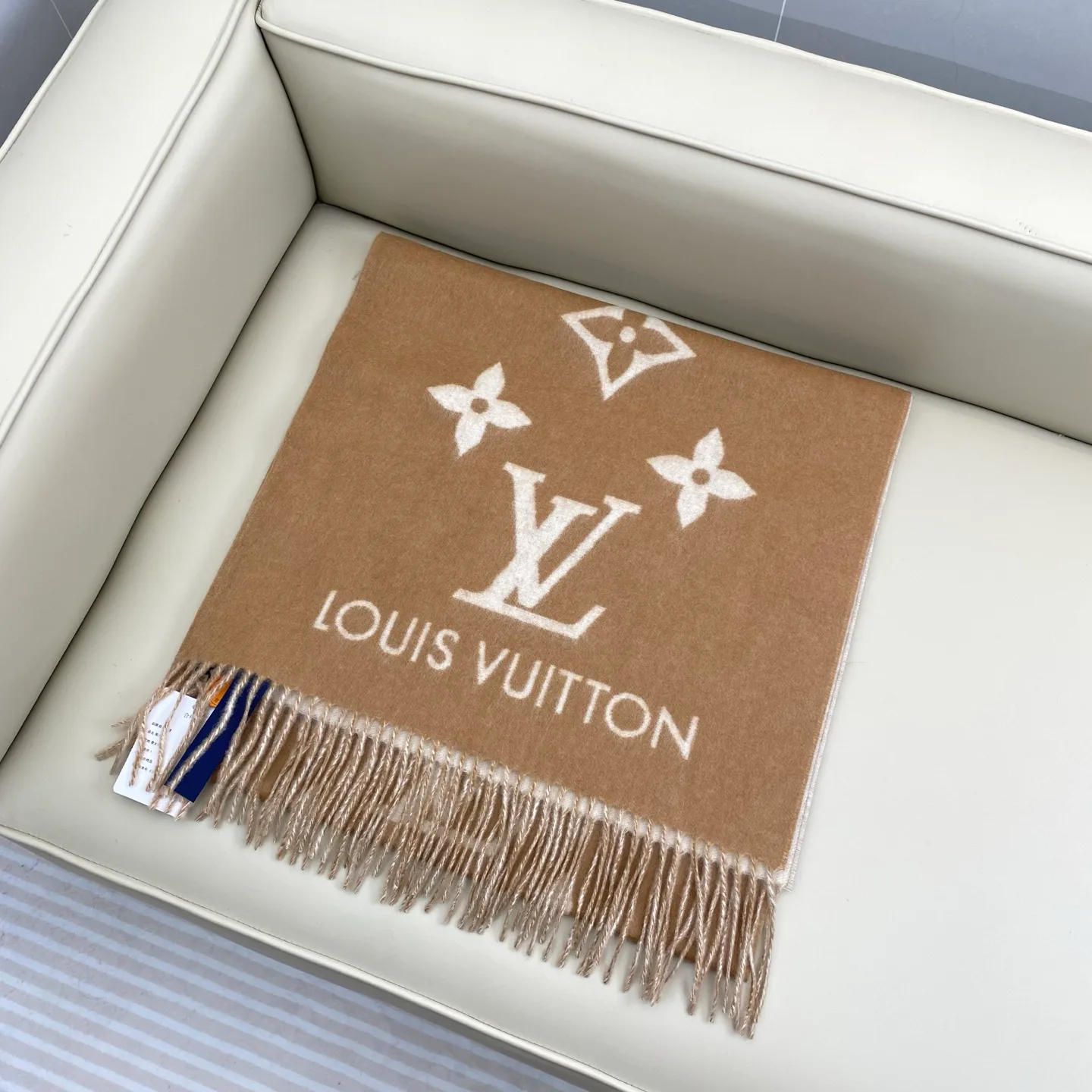 Шарфы Louis Vuitton 18105570