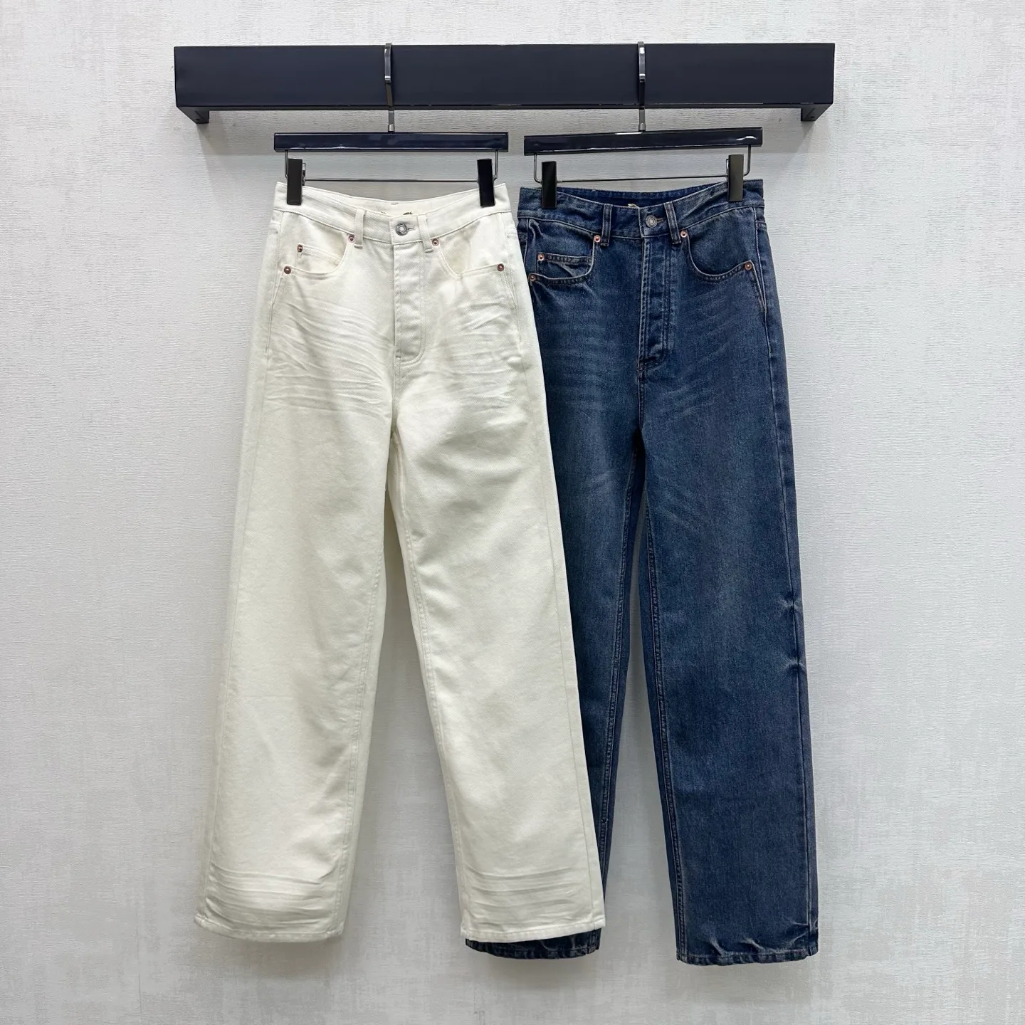 Джинсы Женские Saint Laurent 17439691