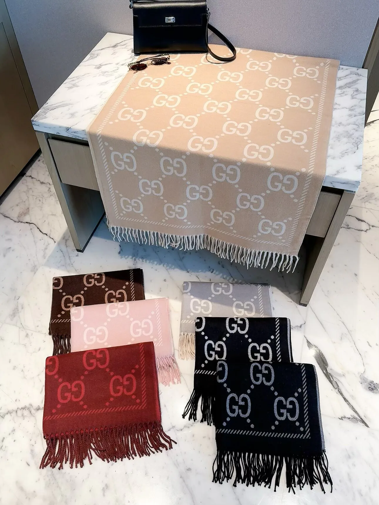 Шарфы Gucci 18322524