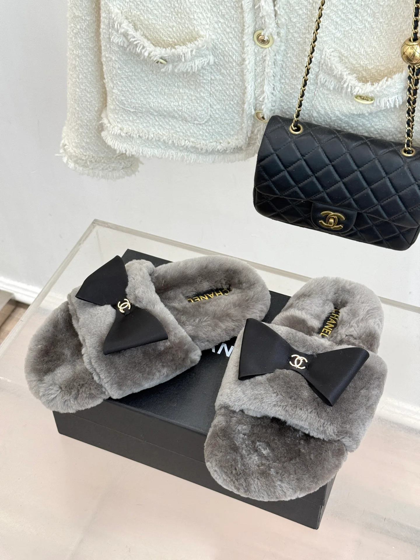Тапочки Женские Chanel 18703387