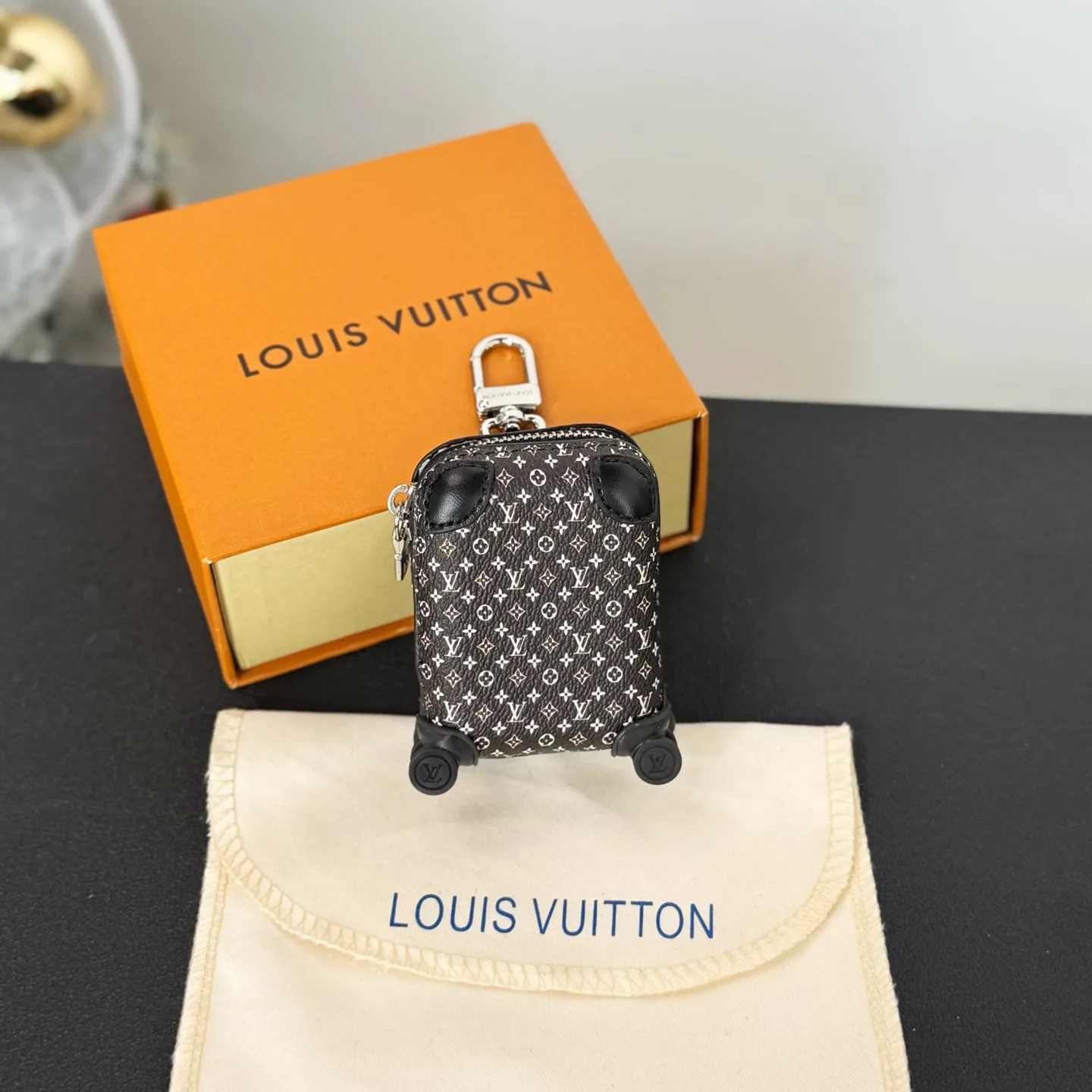 Клатчи Женские Louis Vuitton 5647567