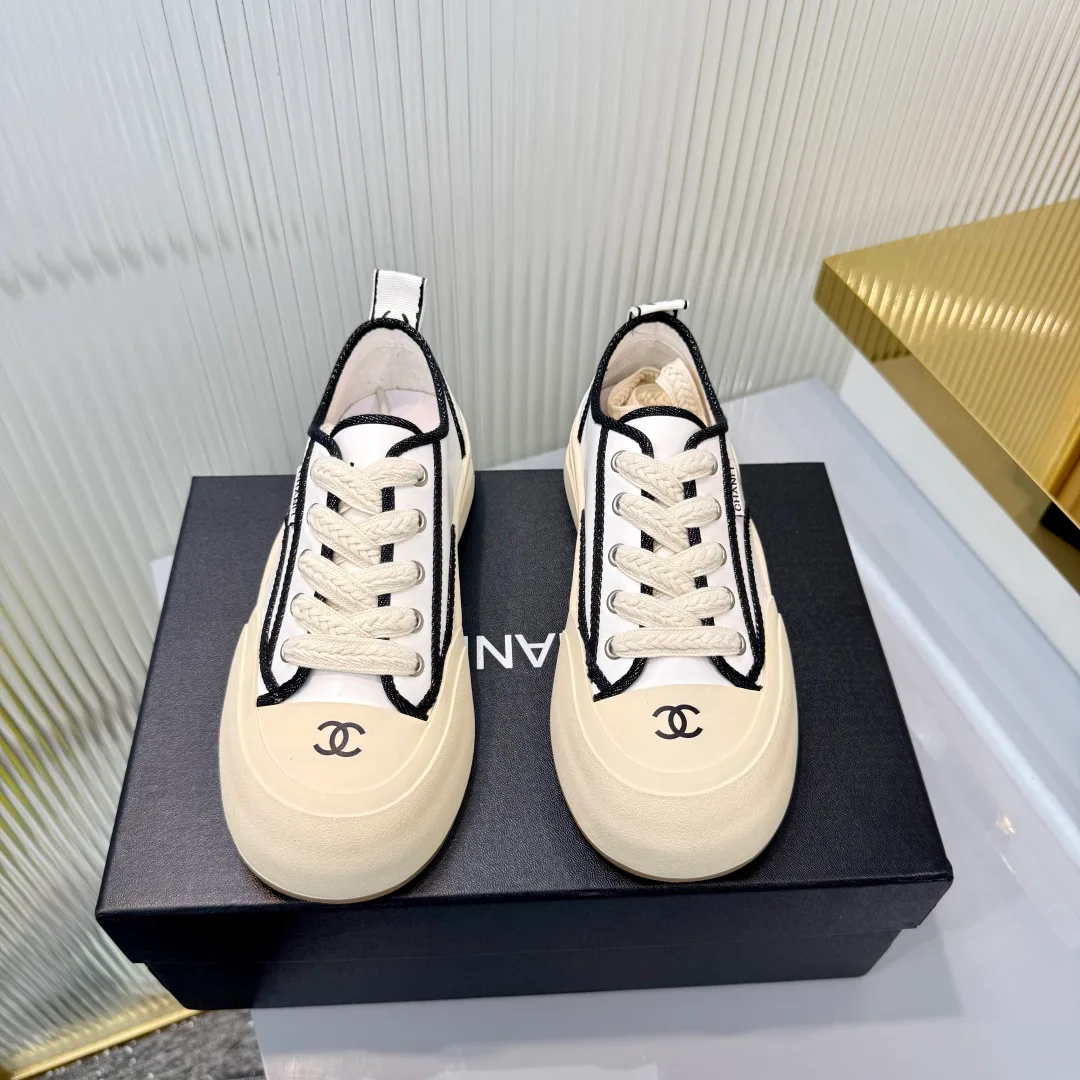 Кроссовки Женские Chanel 18366984