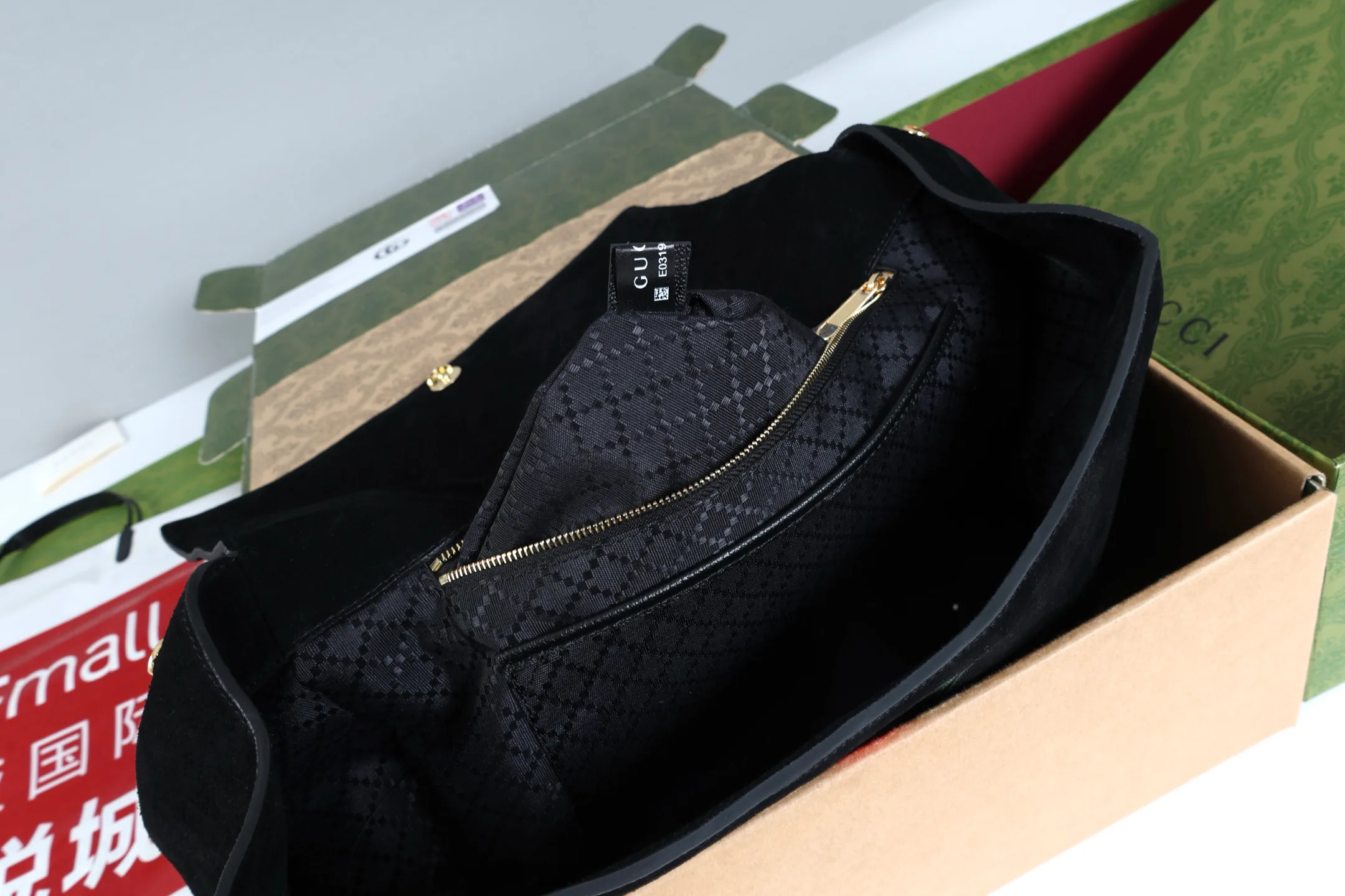 Классические Сумки Женские Gucci 18250574