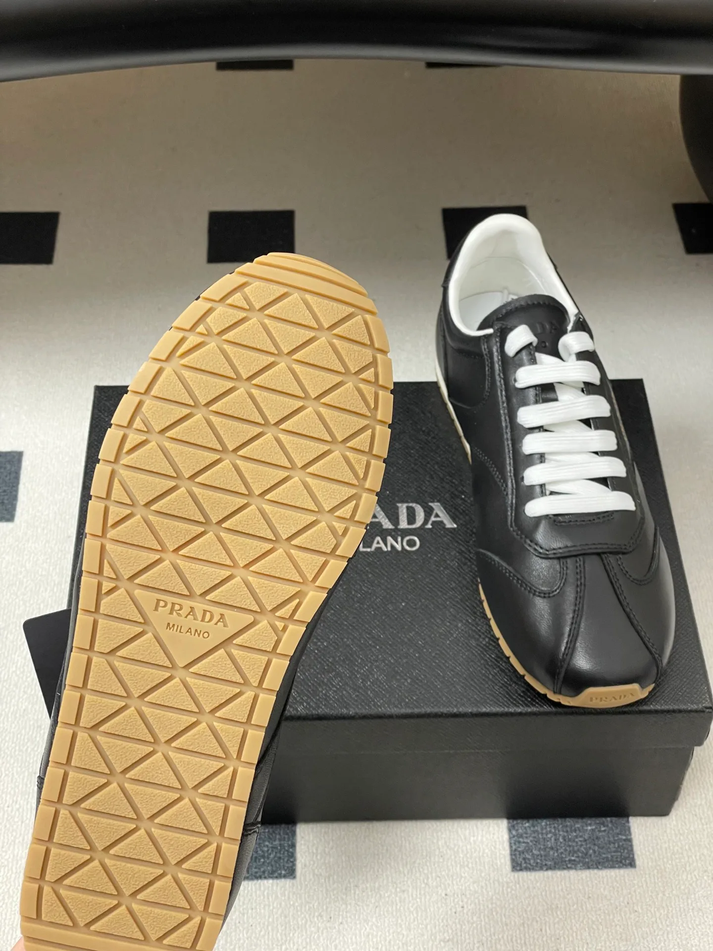 Кроссовки Женские Prada 11160246