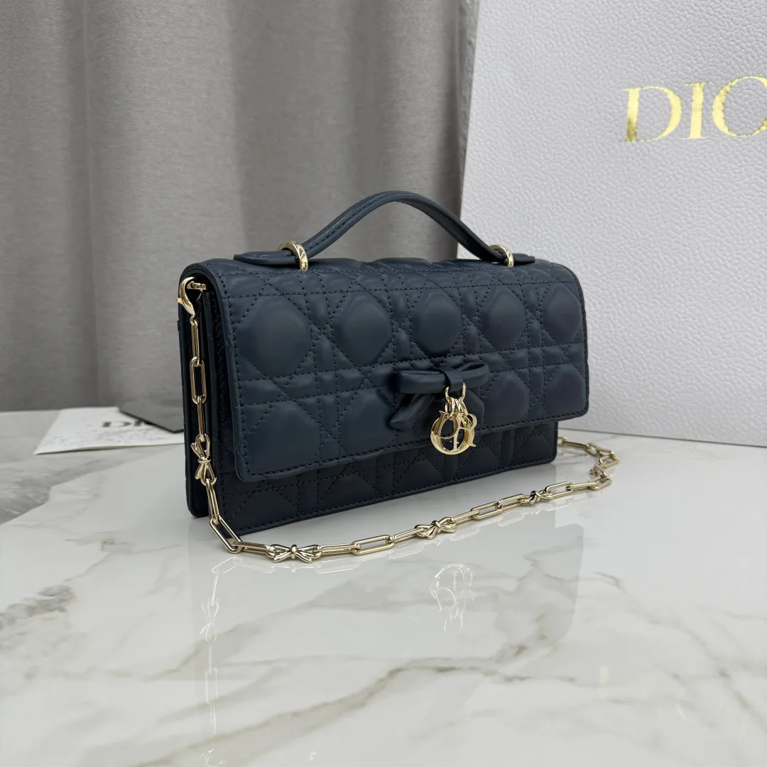 Классические Сумки Женские Christian Dior 12594771