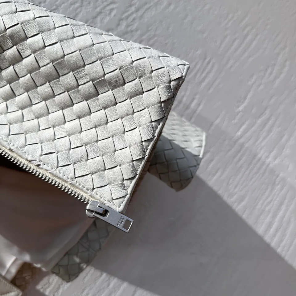 Кожаные Куртки И Дублёнки Женские Bottega Veneta 19056907