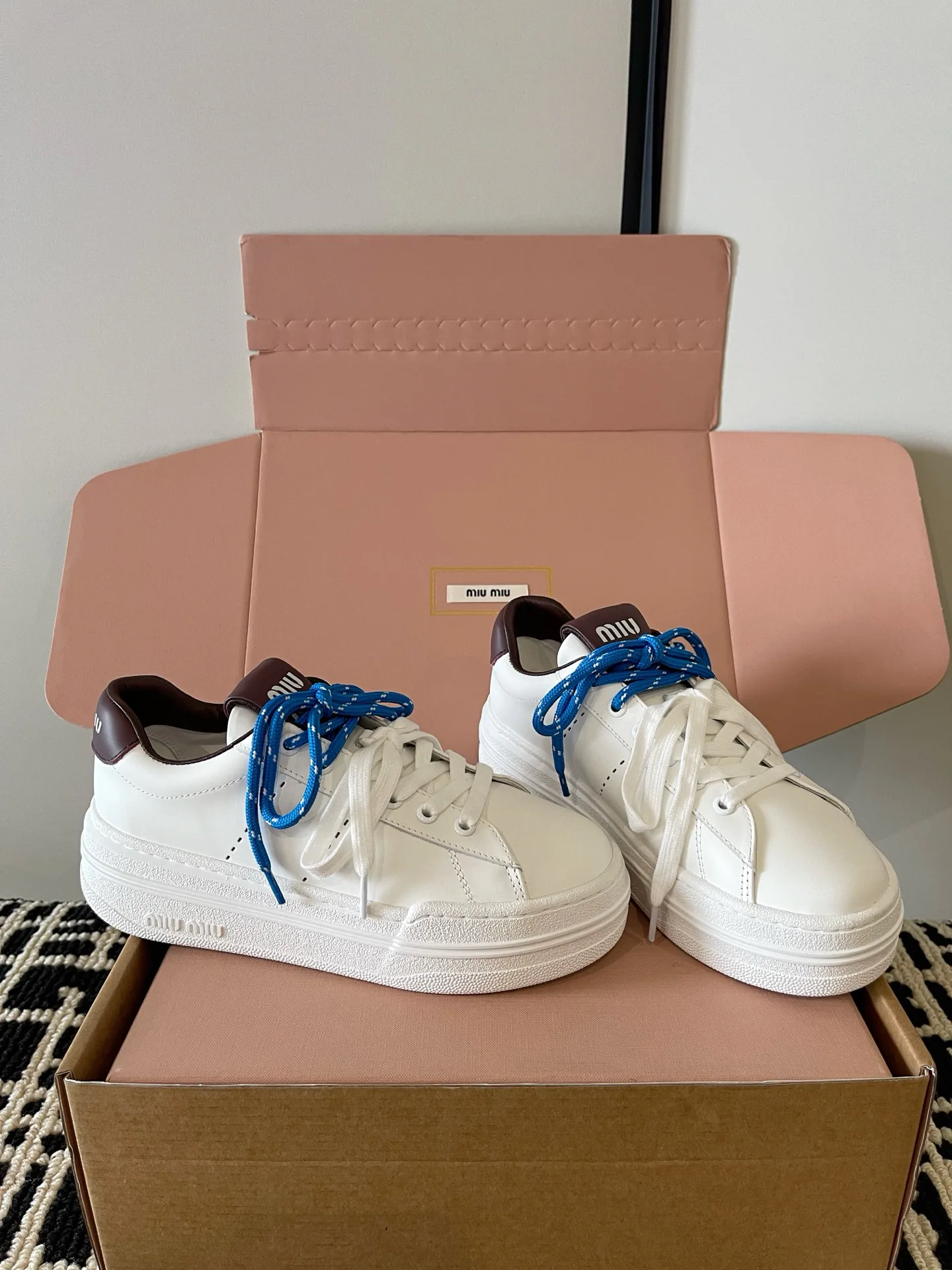 Кроссовки Женские Miu Miu 18234991
