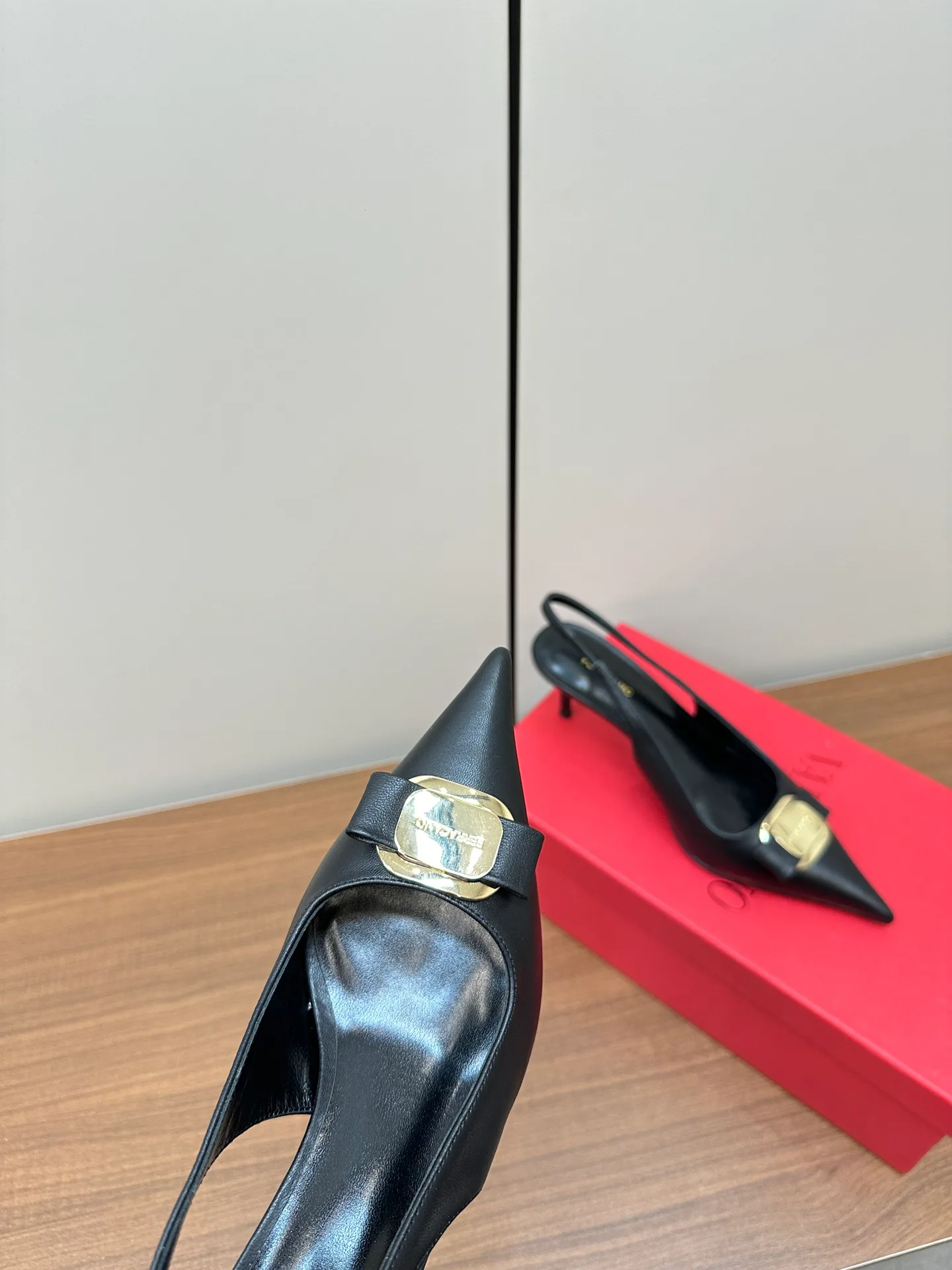 Туфли Женские Salvatore Ferragamo 4576