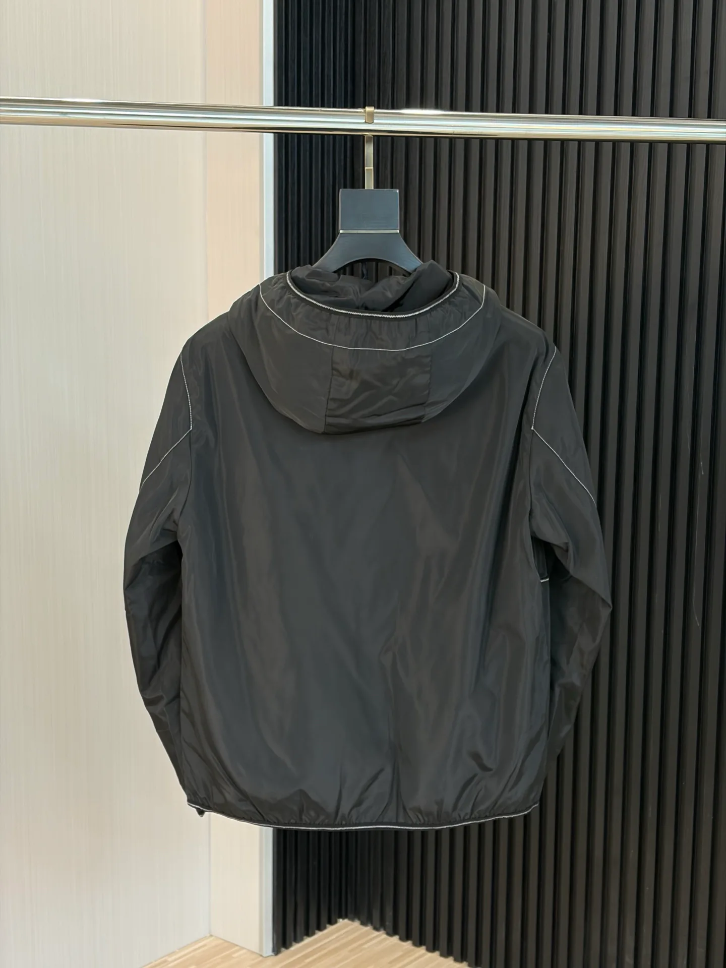 Куртки И Пуховики Мужские Moncler 18218448