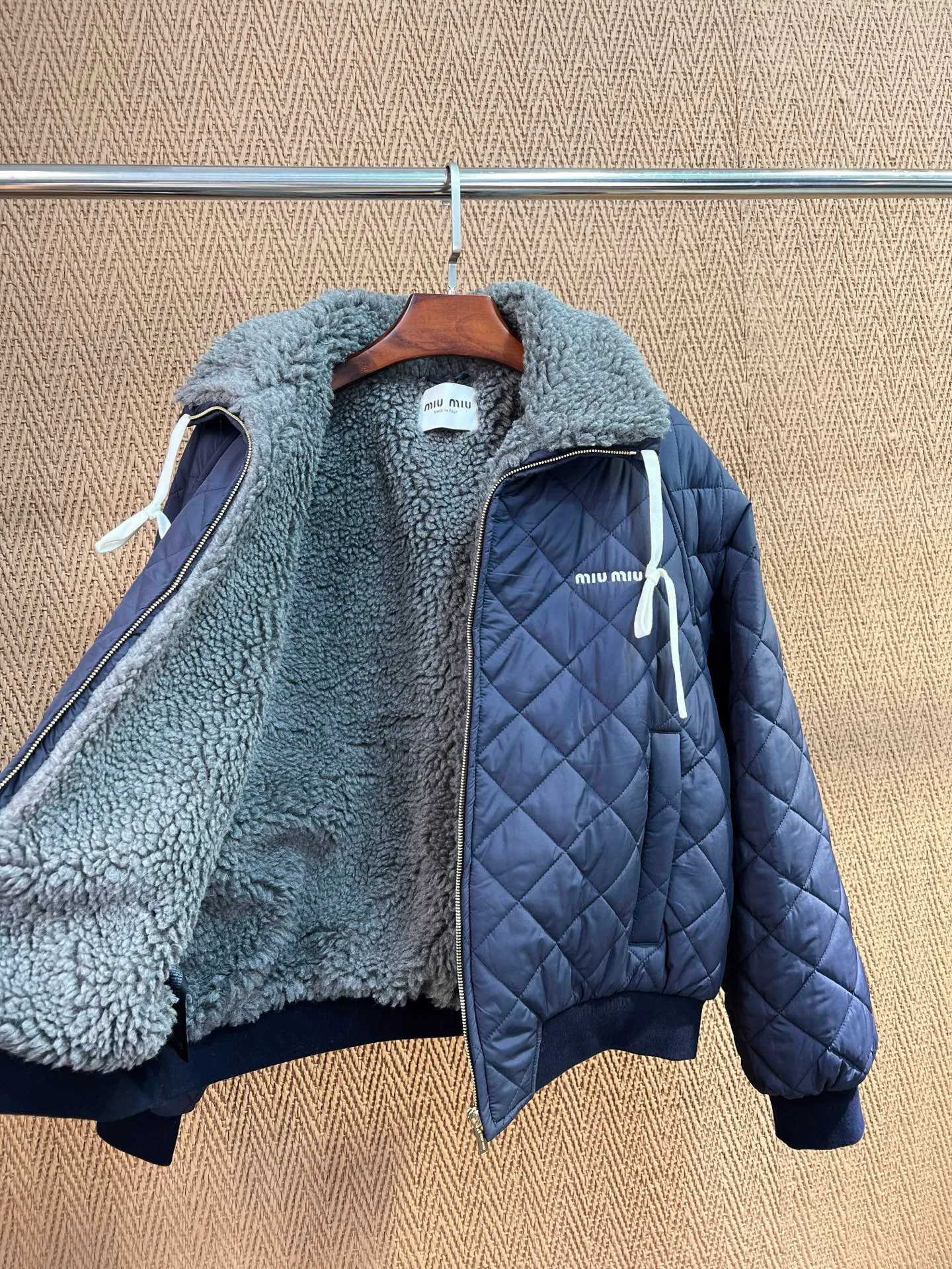 Куртки И Пуховики Женские Miu Miu 18324216