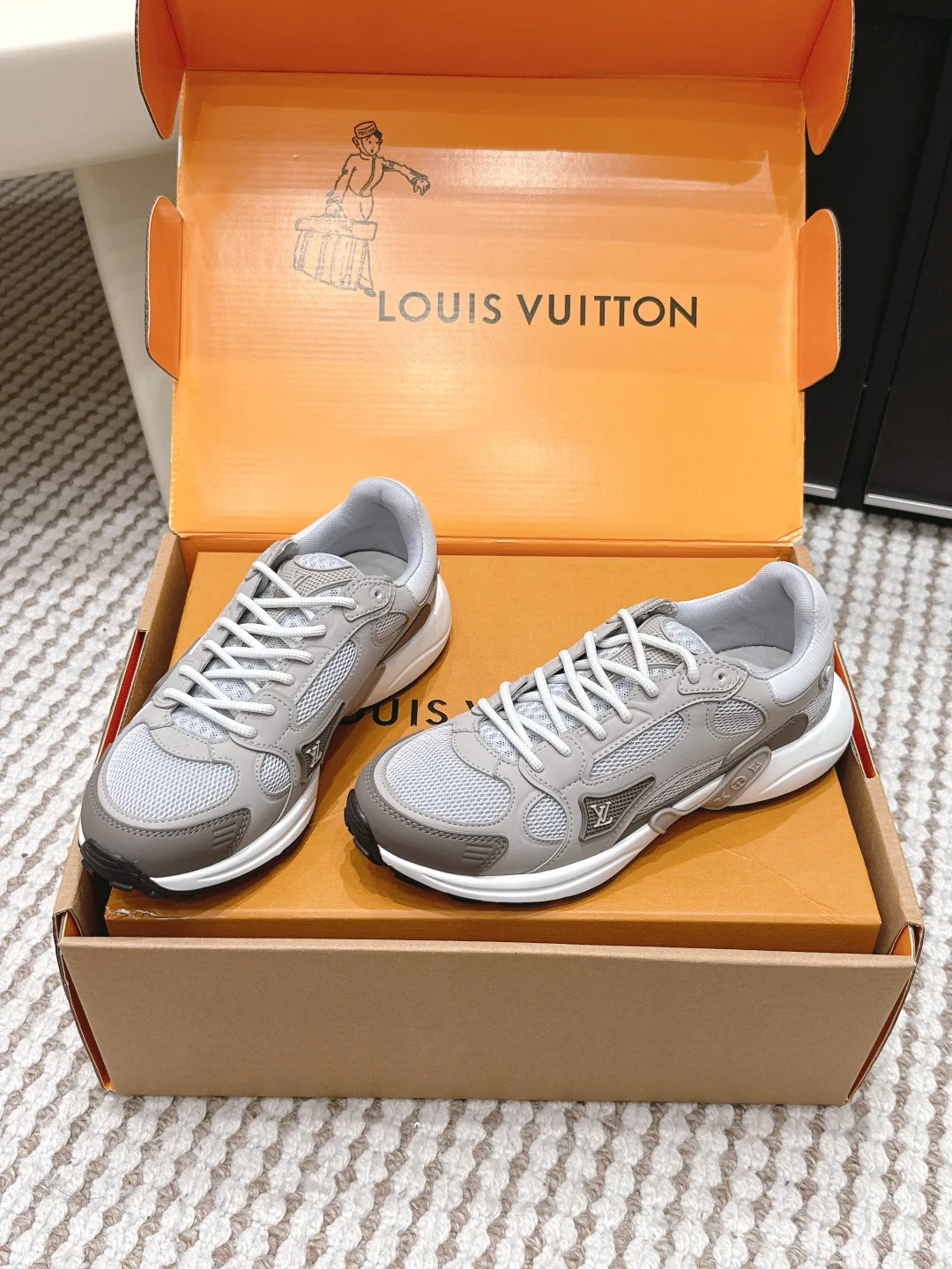 Кроссовки Женские Louis Vuitton 11518610