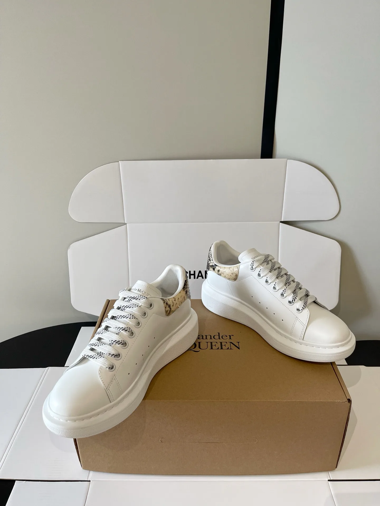 Кроссовки Женские Alexander Mcqueen 17898872